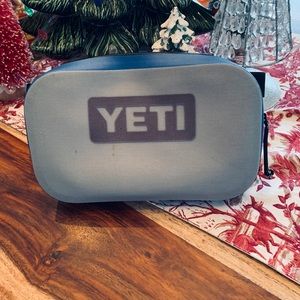 Yeti Sidekick
